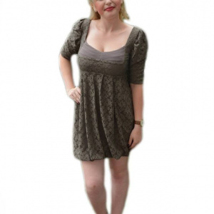 Rochie feminina, din dantela in tendinte
