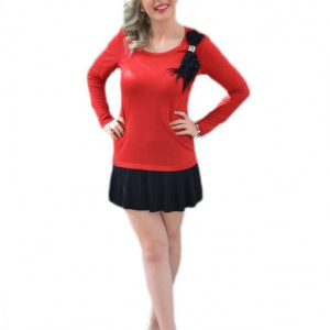 Rochie moderna, de culoare rosu-negru, cu pliuri