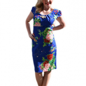Rochie rafinata de culoare albastra cu flori rosii, model scurt