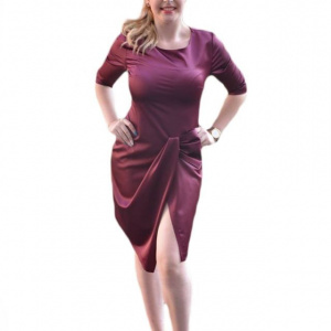 Rochie rafinata de ocazie, nuanta visinie, crapata pe piciorul stang