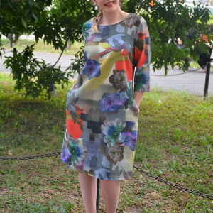 Rochie tinereasca de zi, masura mare, design de flori multicolore