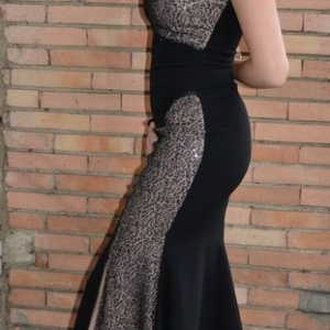 Rochie trendy de seara, model lung crapat pe picior, nuanta neagra