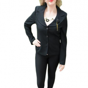 Sacou elegant, cu bluza roz pudra, inclusa in pret, clasic, pe negru