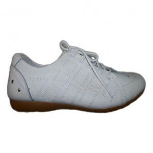 Adidas sport, din piele naturala, design creat de cusaturi, pe alb