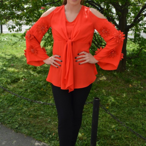 Bluza de ocazie cu croiala deosebita, lejera, de culoare rosie