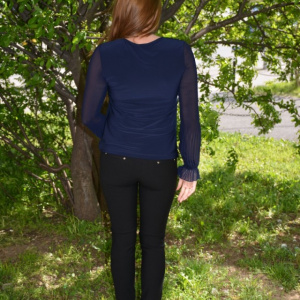 Bluza eleganta cu maneca din voal cu design plisat, bleumarin