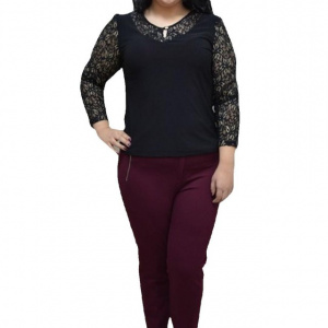 Bluza eleganta masura mare, cu dantela fina, de culoare neagra