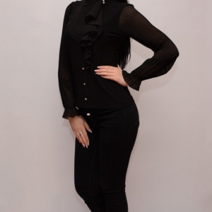 Bluza trendy cu design de volane si nasturi fini, nuanta neagra