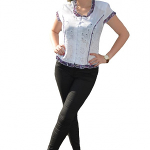 Camasa din bumbac, masura mare, alba, cu motive brodate