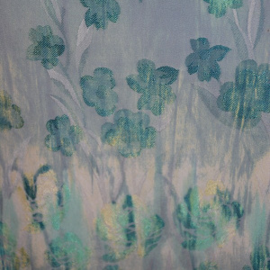 Costum elegant, frumos colorat, in nuante de verde deschis