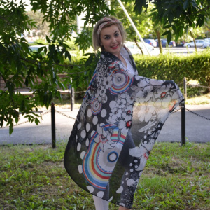 Esarfa moderna de mari dimensiuni cu imprimeu multicolor