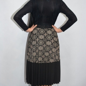 Fusta casual cu imprimeu vintaje de culoarea neagra