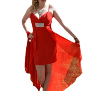 Rochie de seara lunga, rosie, model stratificat, cu decor din strasuri si trena