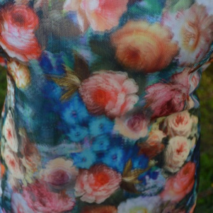 Rochie eleganta , cu trandafiri multicolori din material 3D
