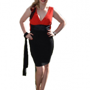 Rochie eleganta, scurta, nuanta negru-rosu, cu croiala cambrata