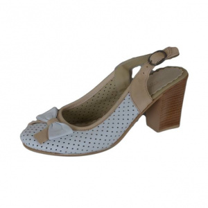 Sanda casual-elegant, de culoare alba, model cu varf inchis