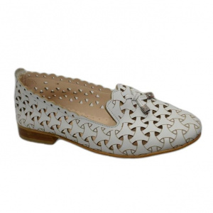 Balerin trendy cu perforatii rotunde, piele fina de nuanta alba