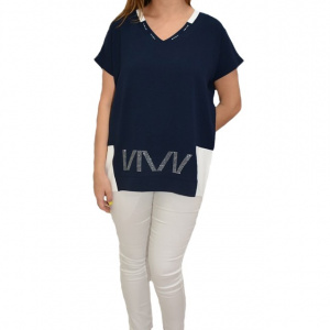 Bluza casual, cu imprimeu strasuri la gat si partea de jos, pe fundal bleumarin