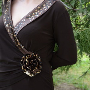 Bluza de ocazie, decolteu pronuntat, in nuante de maro