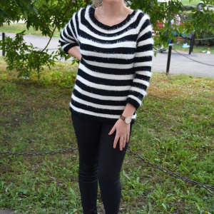 Bluza rafinata, de culoare alb-negru cu dungi late
