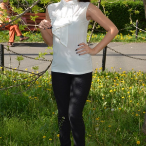 Bluza tinereasca, eleganta, culoare alba, model fara maneci