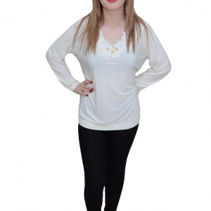 Bluza tinereasca, nuanta de bej, maneca lunga si design chic