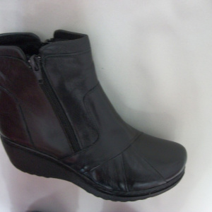 Gheata casual, neagra cu talpa tip pana BO-2257-PL
