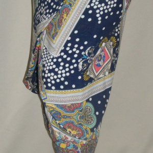 Pantaloni lungi, bleumarin, croi lejer la picioare