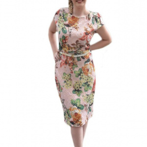 Rochie casual cu design de motive florale pe fundal roz