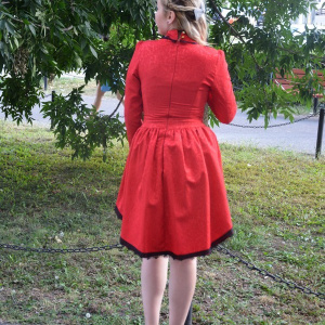 Rochie de ocazie, rosie cu inserti de dantela neagra