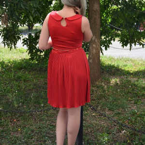 Rochie de primavara-vara, lejera, tinereasca. de culoare rosie