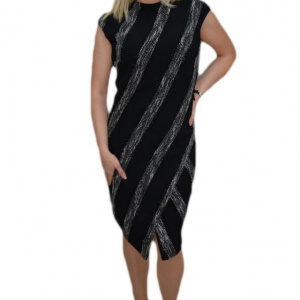 Rochie eleganta cu un design rafinat cu aspect petrecut in fata