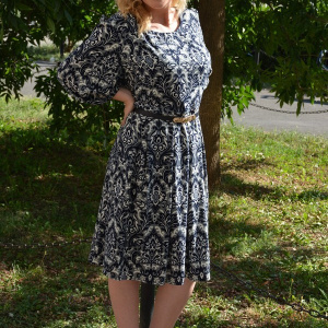 Rochie feminina , de culoare bleumarin-alb, masura mare