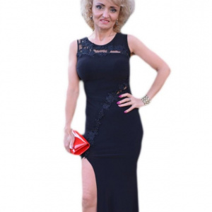 Rochie lunga de seara, neagra, cu aplicatii de tul transparent