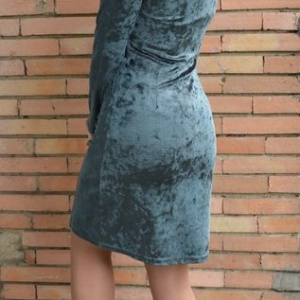Rochie moderna de toamna-iarmna, verde, decupaj deosebit la bust