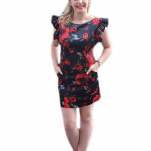 Rochie neagra cu trandafiri rosi si maneca cu falduri