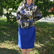 Rochie rafinata, de culoare albastru-multicolor cu peplum