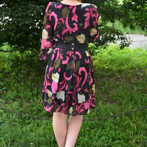 Rochie rafinata ,multicolora cu centura neagra