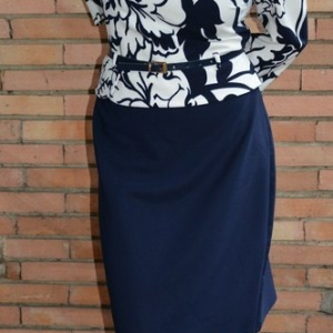 Rochie rafinata tip costum cu peplum, bleumarin combinat cu alb
