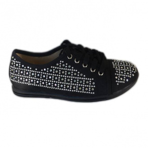 Tenis tineresc cu decor de strasuri mici si capse, pe fond negru