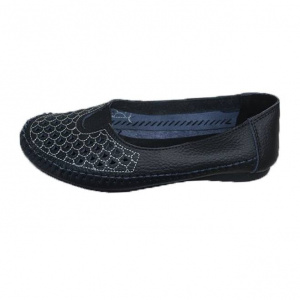 Balerin negru cu perforatii si insertie de elastic in fata