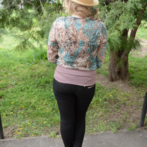 Bluza cu maneca lunga, croi lejer, de culoare turcoaz