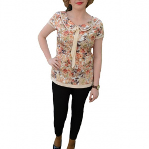 Bluza eleganta, de culoare bej, cu imprimeu de flori de vara