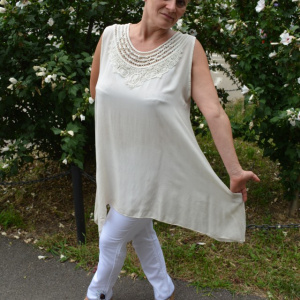 Bluza rafinata,asimetrica, nuanta de bej