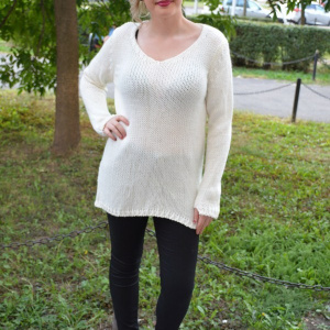 Bluza tinereasca de iarna, din material calduros de nuanta alba