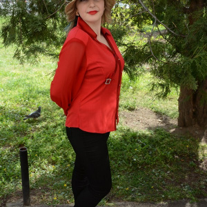 Bluze de ocazie, aplicatii de saten, croi drept pe corp