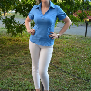 Camasa casual, de culoare albastra, cambrata pe silueta
