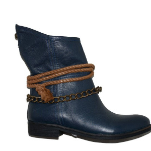 Cizma bleumarin din piele naturala cu design de snur si lant maro