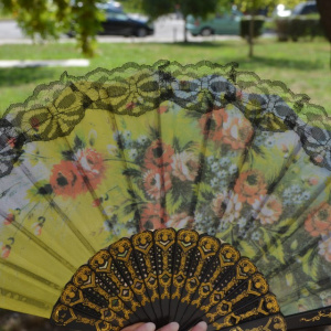 Evantai fashion cu design floral multicolor, realizat din panza