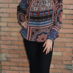 Pantalon tineresc cu talie medie, negru cu bordura cu flori mici